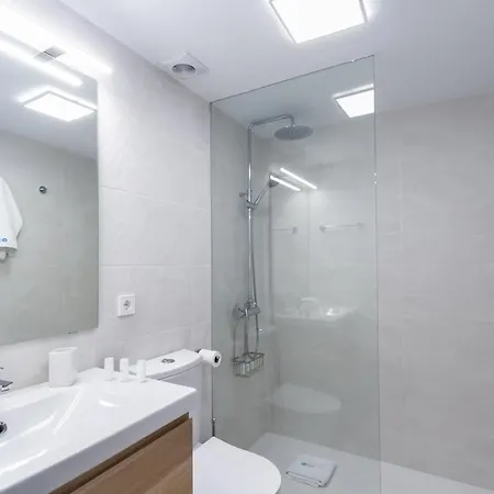Banus - Center - Spacious & Bright - 3br - 2ba - Views - Excellent Location - Heart Of Center - Walk Everywhere - Ideal For Families *