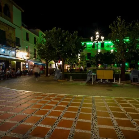 Banus - Center - Spacious & Bright - 3br - 2ba - Views - Excellent Location - Heart Of Center - Walk Everywhere - Ideal For Families Апартаменти *